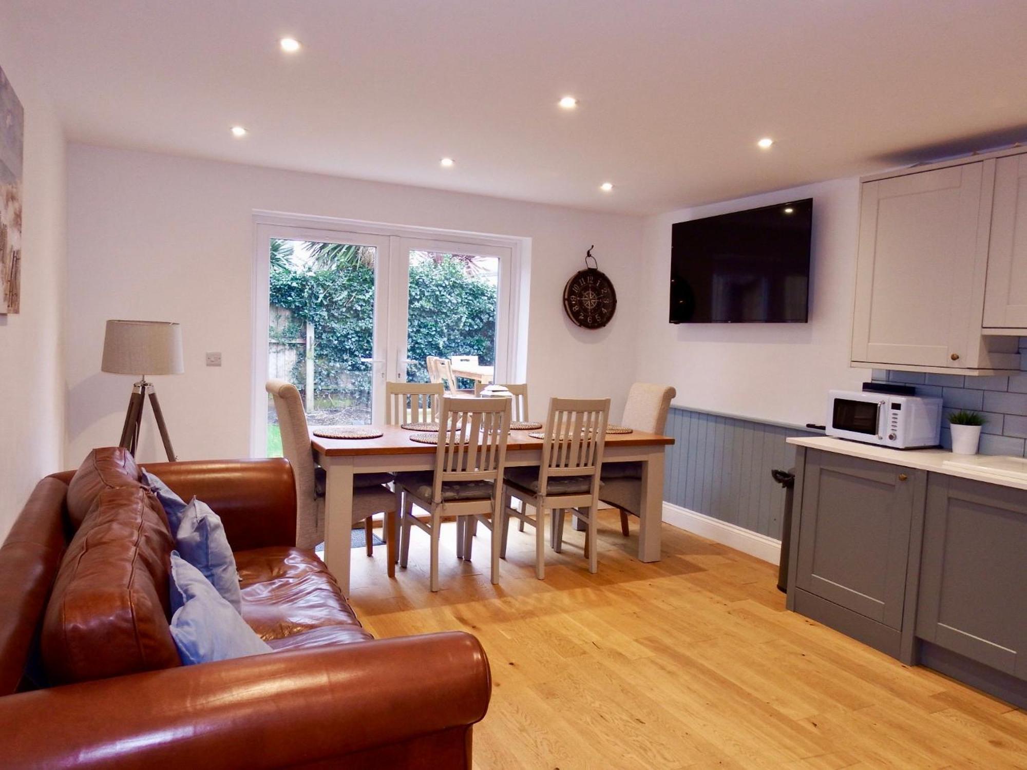 Newly Renovated 3 Bedroom Victorian Detached House Bournemouth Bagian luar foto