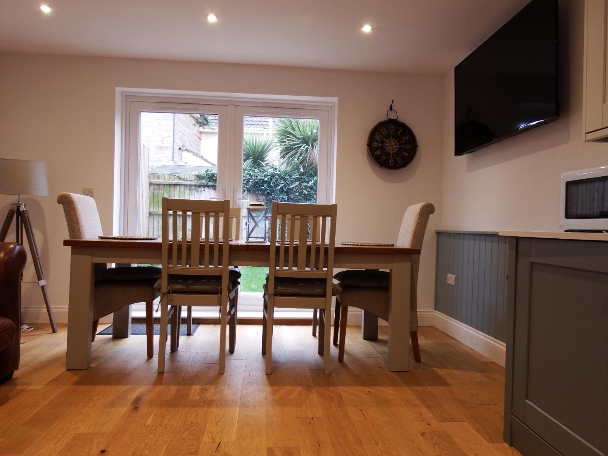 Newly Renovated 3 Bedroom Victorian Detached House Bournemouth Bagian luar foto